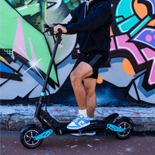 Load image into Gallery viewer, Bolzzen Riding Scooters Bolzzen Dynamo Dual-Motor 1000W e-Scooter | 52V 18-23AMP