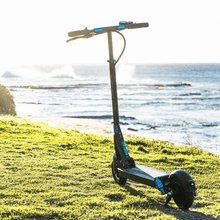 Load image into Gallery viewer, Bolzzen Riding Scooters [PRE-ORDER] Bolzzen Magneto e-Scooter